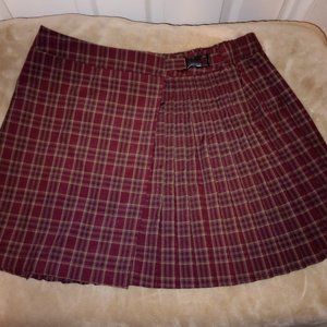 Maroon plaid skirt